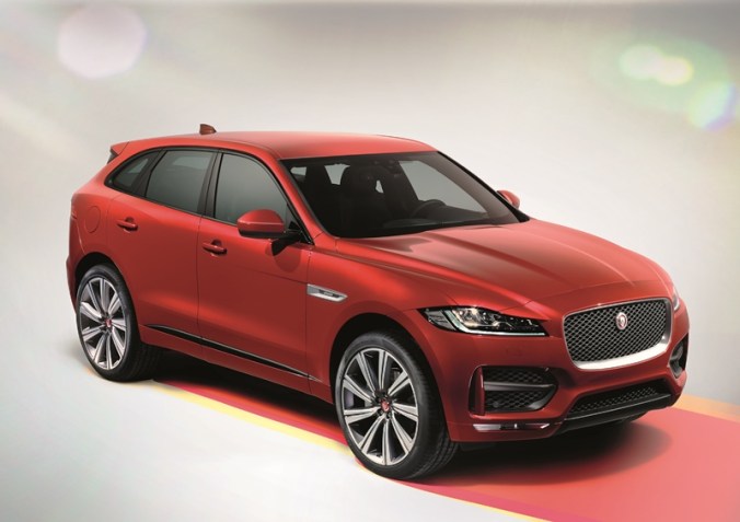 JAGUAR_F-PACE_RSPORT_Studio 02